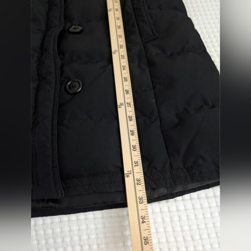 Gallery down filled puffer coat with coyote fur - Picture 9 of 11
